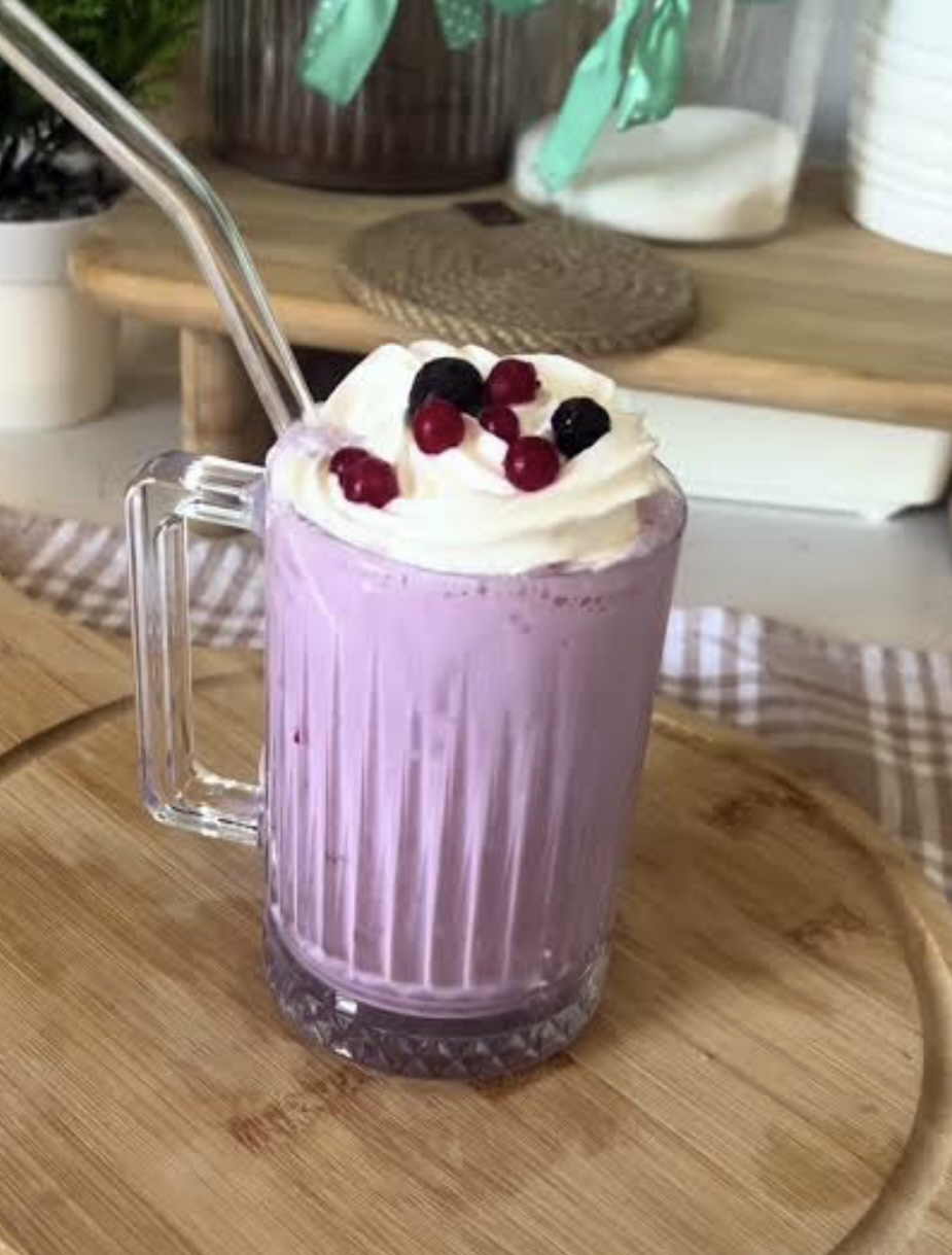 MİLSHAKE KIRMIZI ORMAN MEYVELİ